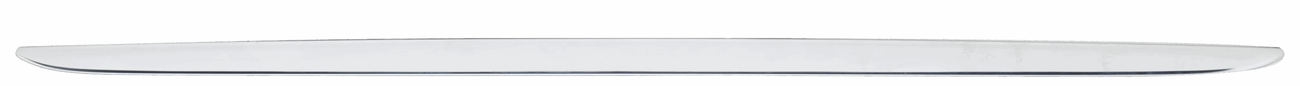 Bordo portellone in acciaio inox lucido.