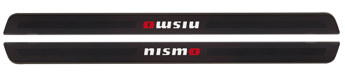 Batticalcagno in alluminio anodizzato in diversi colori e con finiture lucide e satinate.