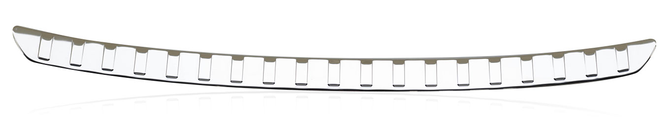 Protezione baule in acciaio inox con finitura lucida.