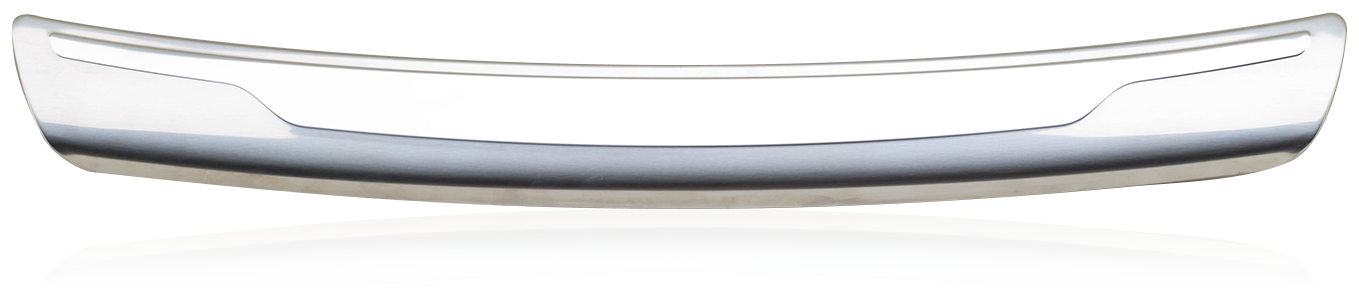 Protezione baule in acciaio inox con finitura lucida in rilievo e satinata.